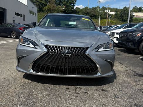 Used 2023 Lexus ES 350 w/ Premium Package FWD image 2