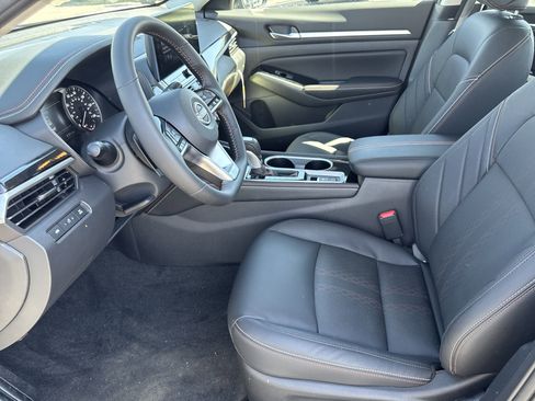 New 2025 Nissan Altima 2.5 SR w/ SR Premium Package image 10