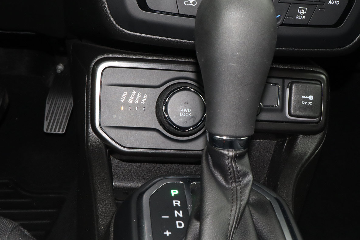 Used 2023 Jeep Renegade Altitude w/ Sun/Sound Group AWD/4WD image 20