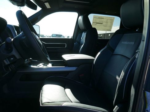 New 2026 RAM 2500 Laramie AWD/4WD image 16