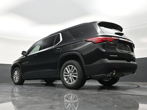 Used 2023 Chevrolet Traverse LT FWD image 19