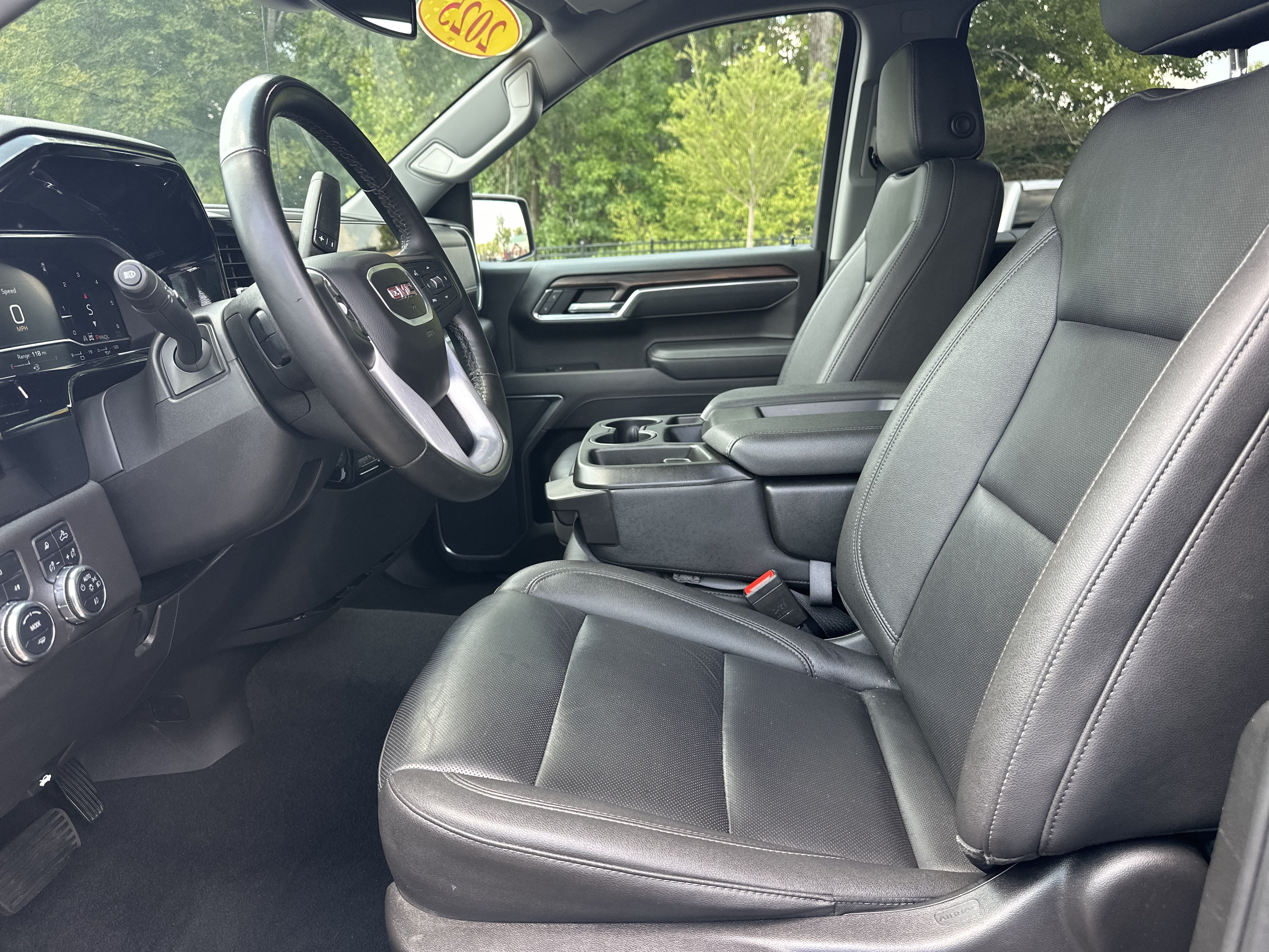 Used 2025 GMC Sierra 1500 SLT AWD/4WD image 10