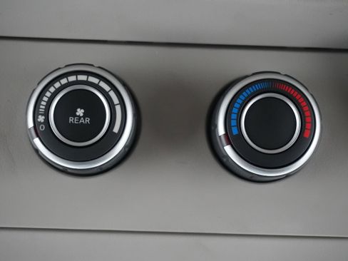 Used 2020 Nissan NV 3500 SV w/ Navigation Package image 17