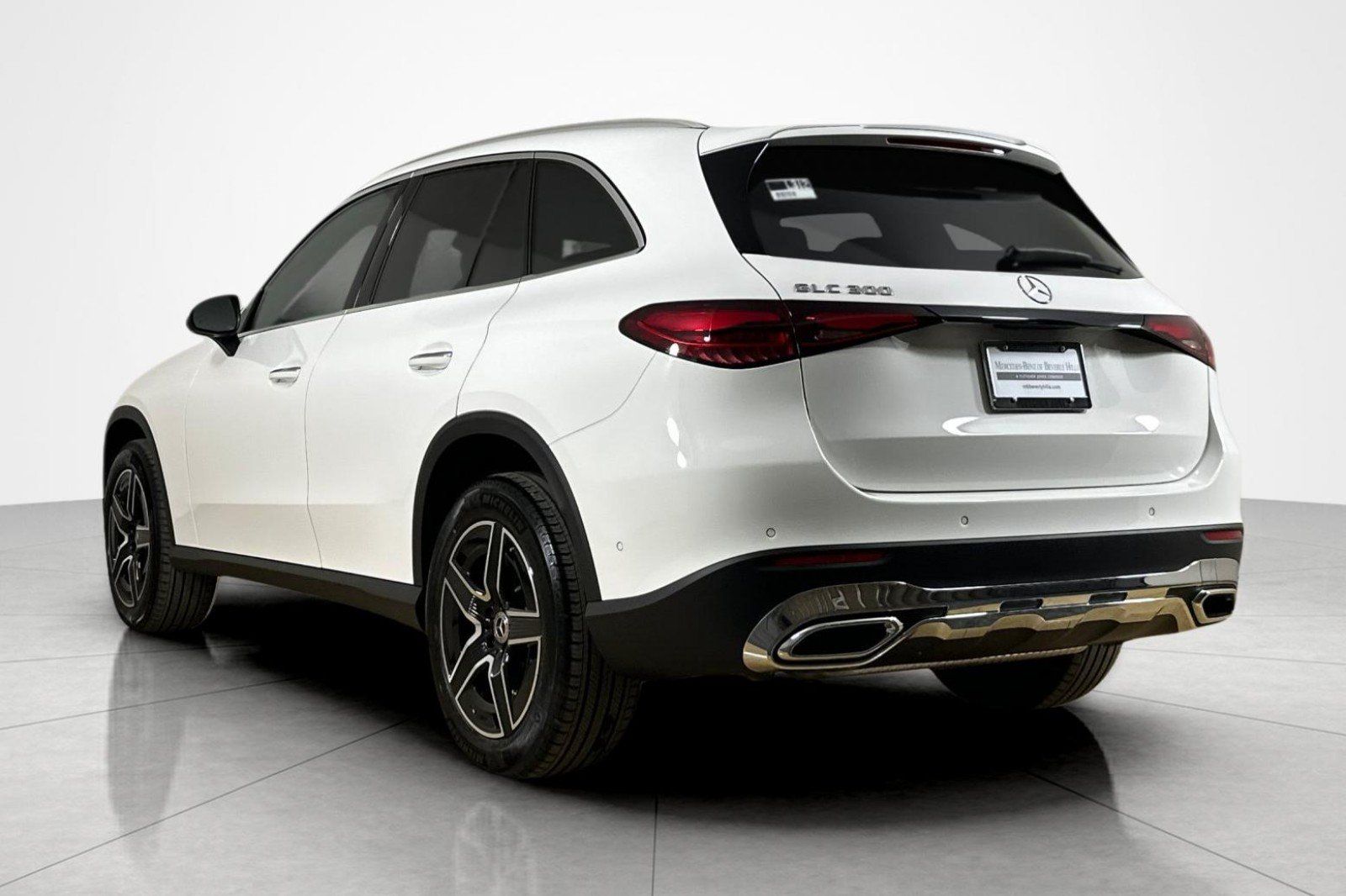 Used 2026 Mercedes-Benz GLC 300 image 3