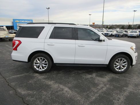 Used 2020 Ford Expedition XLT image 6