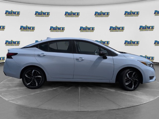 Used 2024 Nissan Versa SR FWD image 4