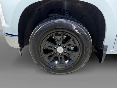 Used 2025 Chevrolet Silverado 1500 LT RWD image 9