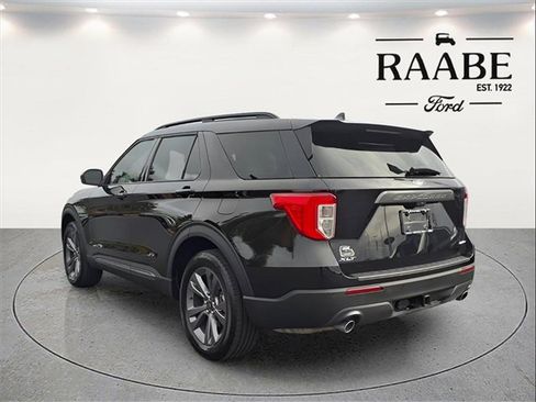 Used 2023 Ford Explorer XLT w/ Equipment Group 202A image 5