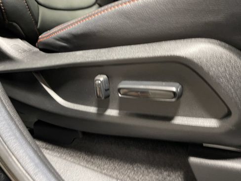 Used 2025 Honda Pilot TrailSport image 11