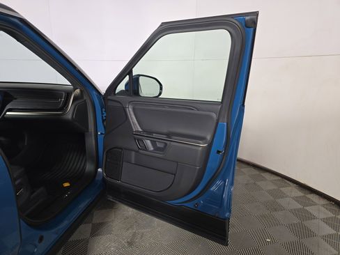 Used 2023 Rivian R1S Adventure image 18