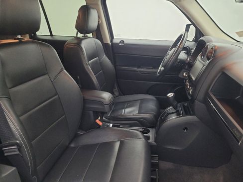 Used 2017 Jeep Patriot High Altitude AWD/4WD image 21