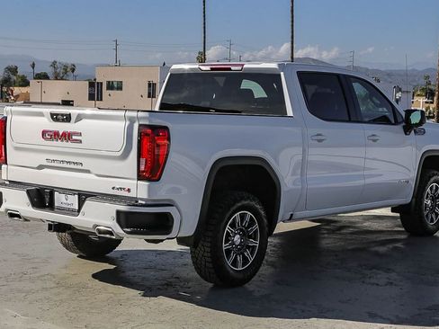 Used 2025 GMC Sierra 1500 AT4 image 9