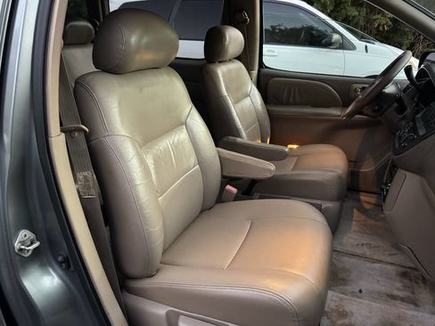 Used 1998 Toyota Sienna XLE image 17