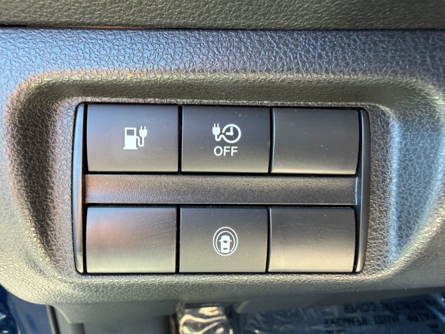 Used 2025 Nissan Leaf S FWD image 15