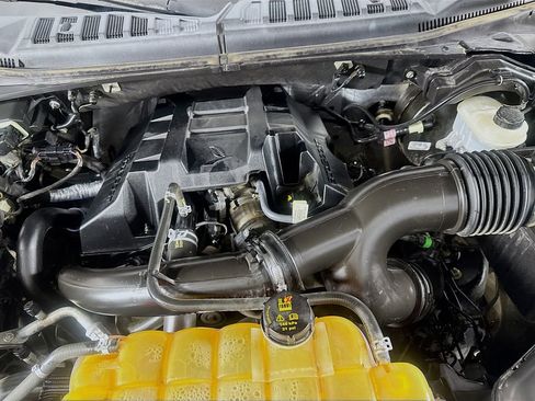 Used 2017 Ford F150 Lariat image 39