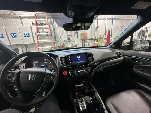 Used 2023 Honda Ridgeline Black Edition image 43
