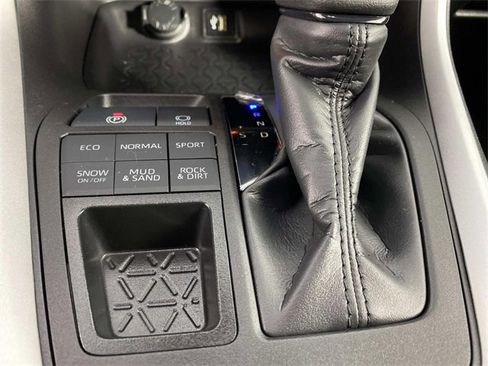 Used 2024 Toyota RAV4 XLE image 21