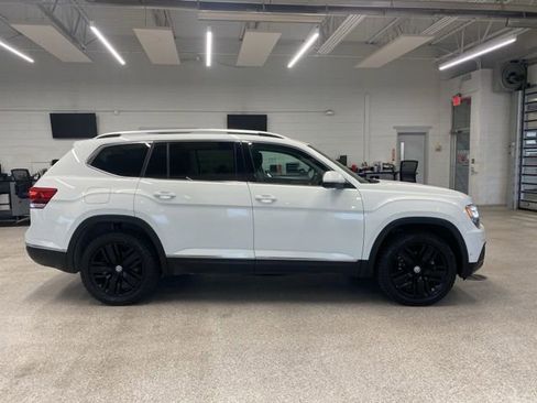 Used 2019 Volkswagen Atlas SEL Premium image 4