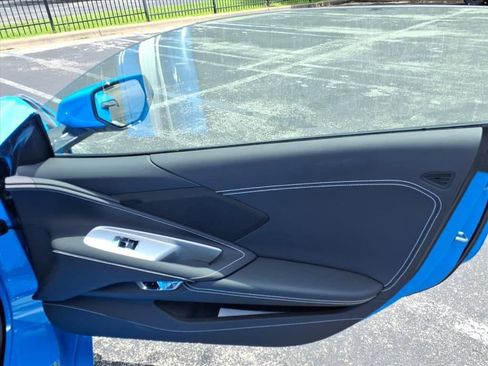 Used 2022 Chevrolet Corvette Stingray Coupe w/ 1LT RWD image 19