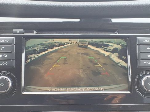 Used 2020 Nissan Rogue SV image 9