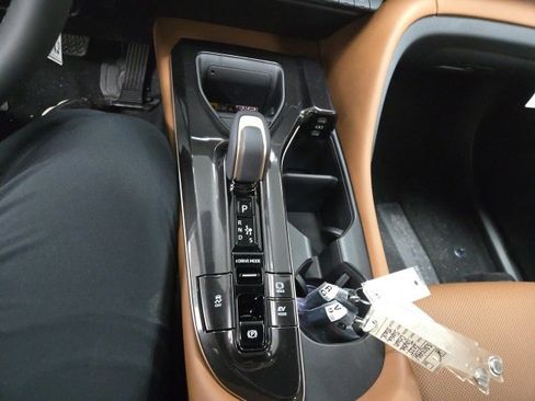 New 2025 Toyota Crown Signia image 27