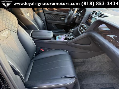 Used 2021 Bentley Bentayga image 37
