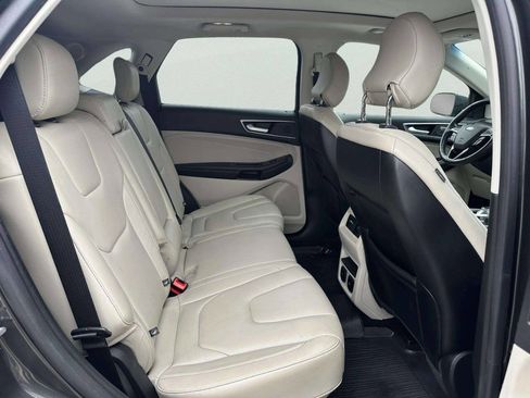 Used 2019 Ford Edge Titanium w/ Canadian Touring Package image 16