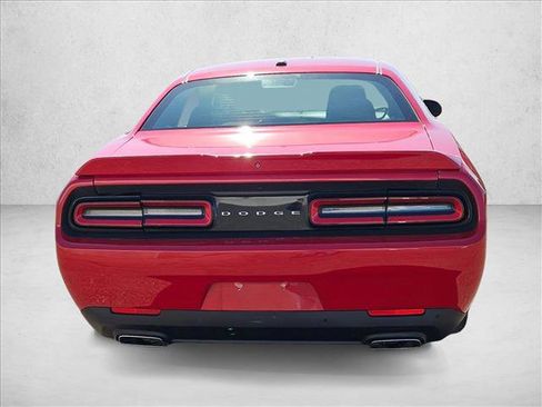 Used 2015 Dodge Challenger SXT w/ Driver Convenience Group image 6