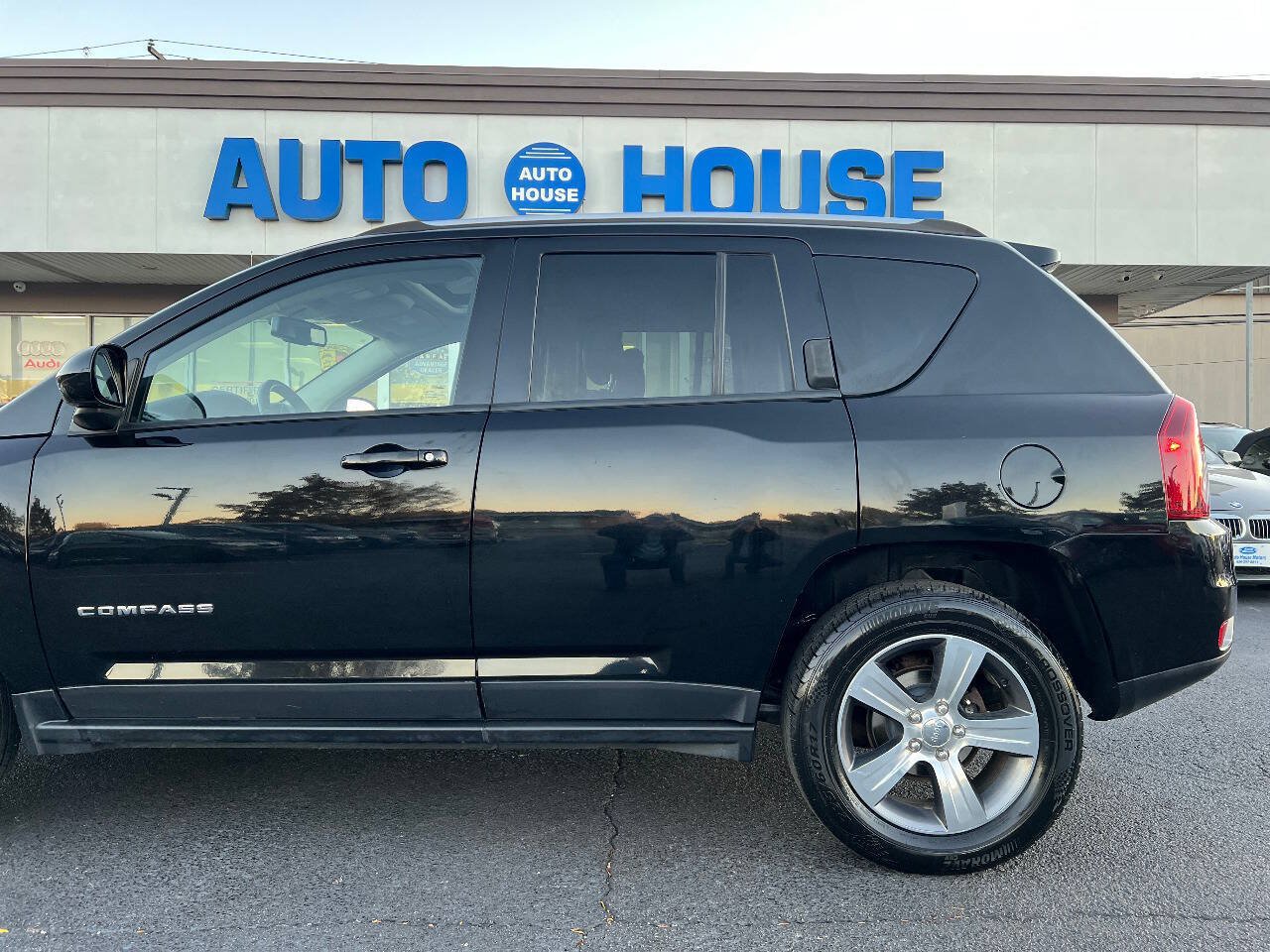 Used 2017 Jeep Compass High Altitude AWD/4WD image 38