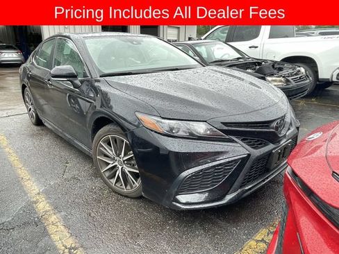 Used 2024 Toyota Camry SE FWD image 12