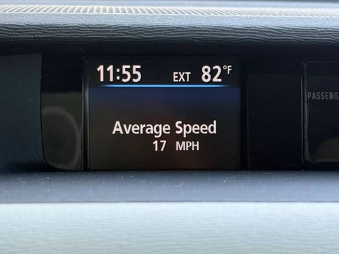 Used 2011 Toyota Sienna LE w/ Towing Pkg FWD image 8