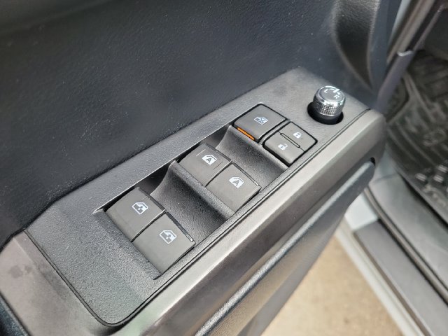 Used 2018 Toyota Tacoma TRD Sport AWD/4WD image 12