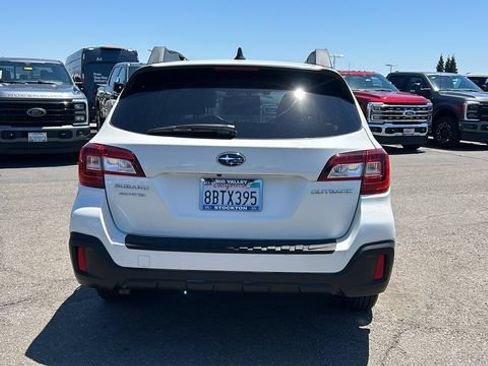 Used 2018 Subaru Outback 2.5i Premium AWD/4WD image 4
