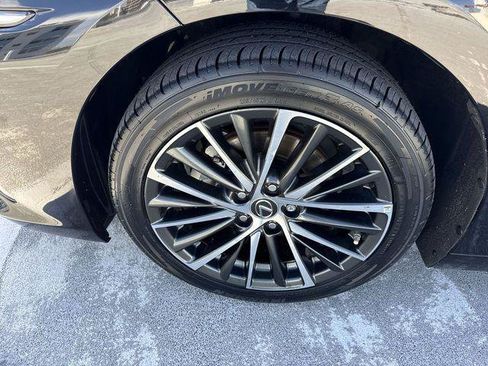 Certified 2024 Lexus ES 350 w/ Premium Package FWD image 10