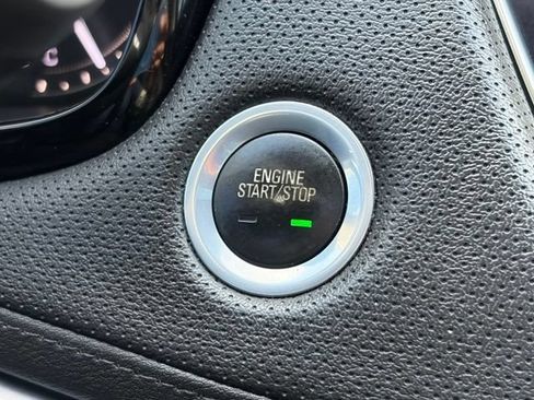 Used 2018 Cadillac XT5 Luxury FWD image 26