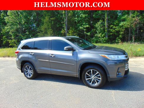 Used 2018 Toyota Highlander XLE AWD/4WD image 14
