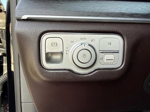 Used 2020 Mercedes-Benz GLE 450 4MATIC image 37