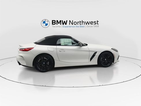 New 2026 BMW Z4 sDrive30i w/ Shadowloine Package image 4