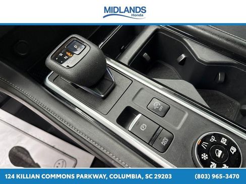 Used 2022 Nissan Pathfinder SV AWD/4WD image 33