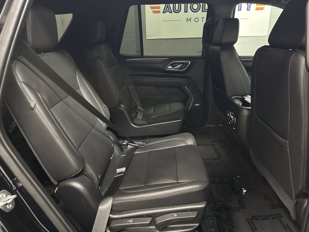 Used 2021 Chevrolet Tahoe Z71 w/ Luxury Package AWD/4WD image 20