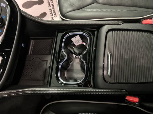 New 2026 Chrysler Pacifica Limited image 19