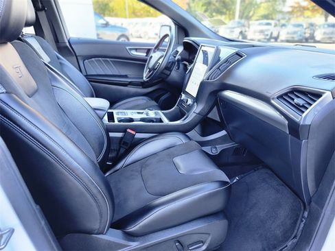 Used 2022 Ford Edge ST w/ Equipment Group 401A image 11