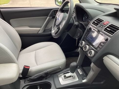 Used 2018 Subaru Forester 2.5i Premium AWD/4WD image 19