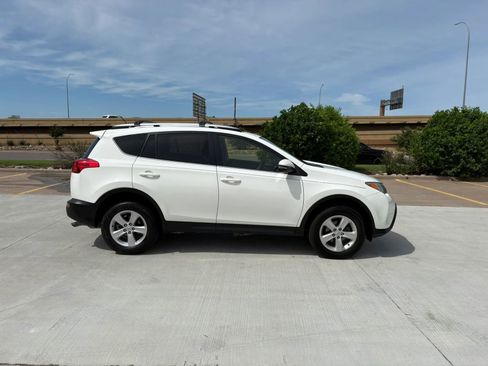Used 2014 Toyota RAV4 XLE FWD image 3