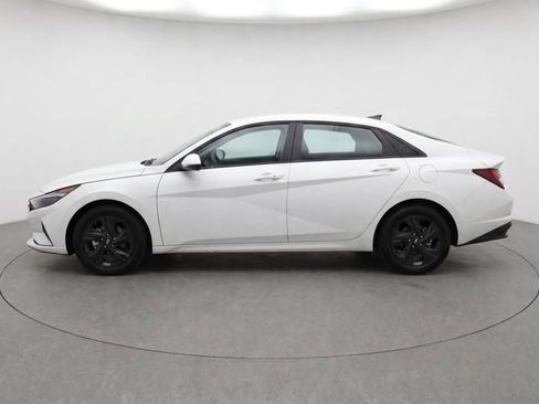 Used 2023 Hyundai Elantra Blue FWD image 3