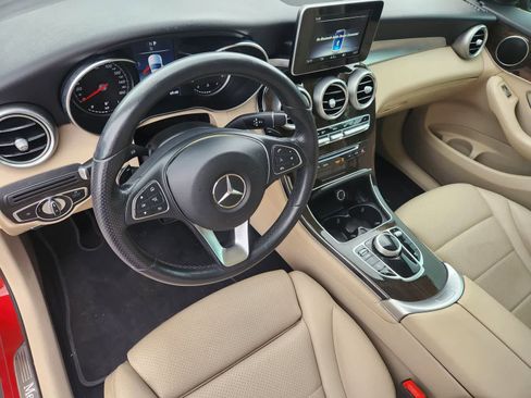 Used 2019 Mercedes-Benz GLC 300 image 2