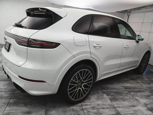 Used 2022 Porsche Cayenne Platinum Edition AWD/4WD image 6