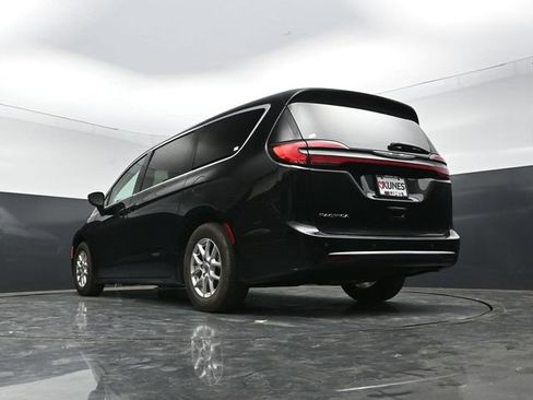 Used 2024 Chrysler Pacifica Touring-L FWD image 48