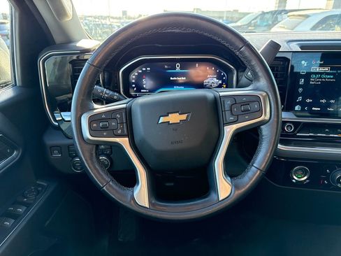 Used 2022 Chevrolet Silverado 1500 LT image 18