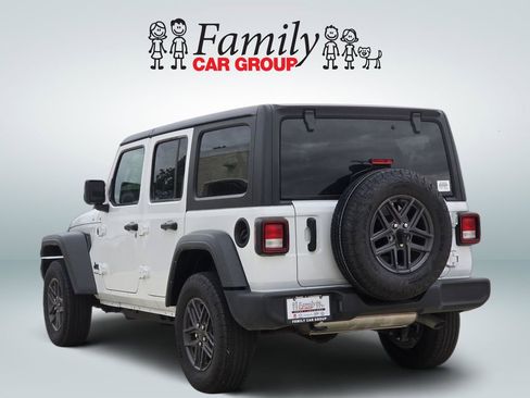 Used 2025 Jeep Wrangler Unlimited Sport AWD/4WD image 3